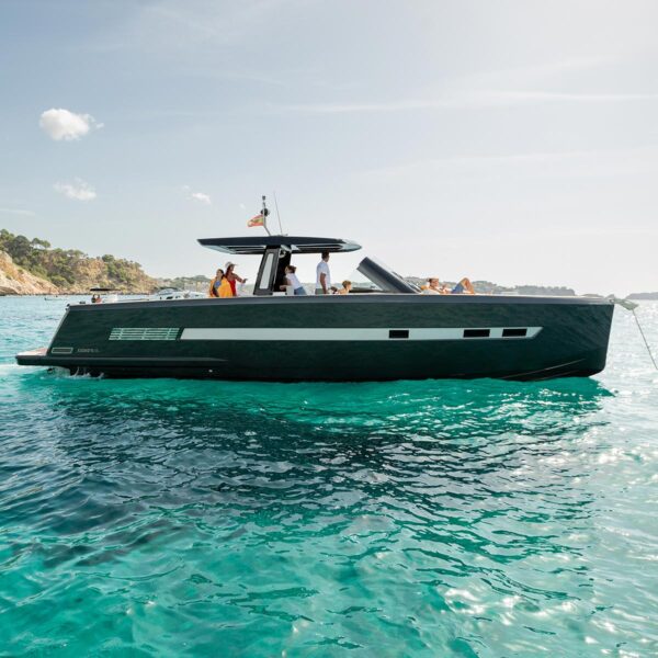 boot_fjord-48-open_lucky_charter_02_mallorca_komplettansicht