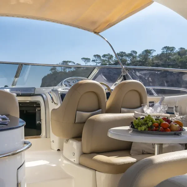 Cranchi 41 Endurance Extasea yacht in Port Adriano, Mallorca – cockpit