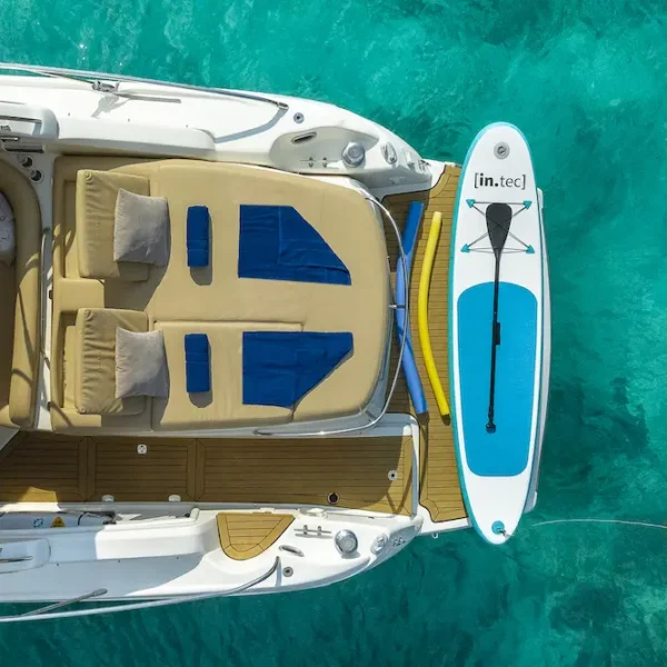 Bathing platform of Cranchi 41 Endurance Extasea with access to clear waters