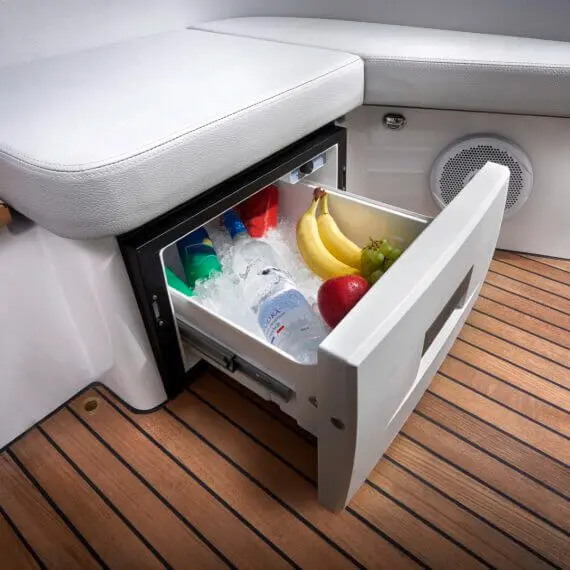 Frauscher 858 Fantom Air luxury deck Mallorca