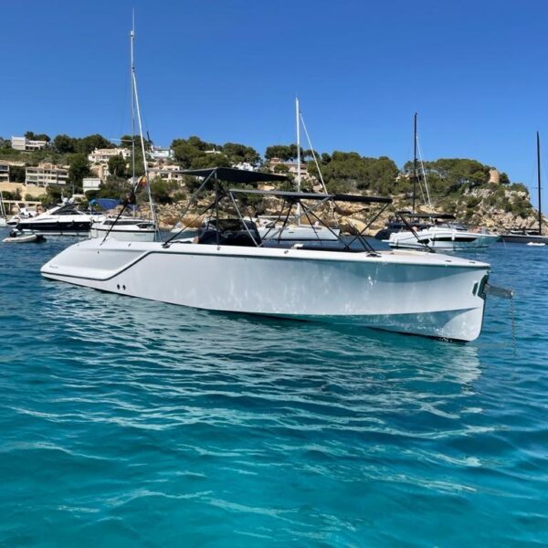 Frauscher 858 Fantom Air yacht on the sea Mallorca