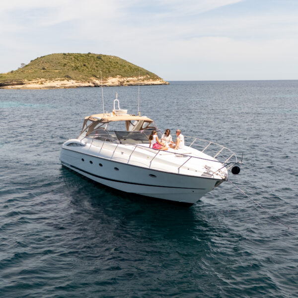 Exterior view of Sunseeker 50 yacht Pylos in Mallorca for luxury charter
